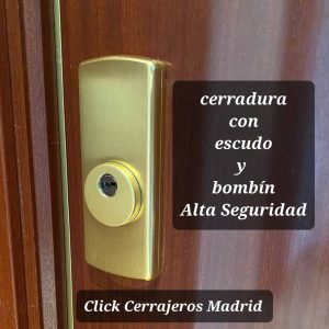 Cerradura con escudo y bombín de alta seguridad